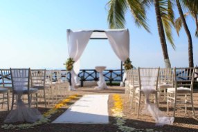 fotos bodas de playa Costa Sur resort Puerto Vallarta Mexico beach wedding venues